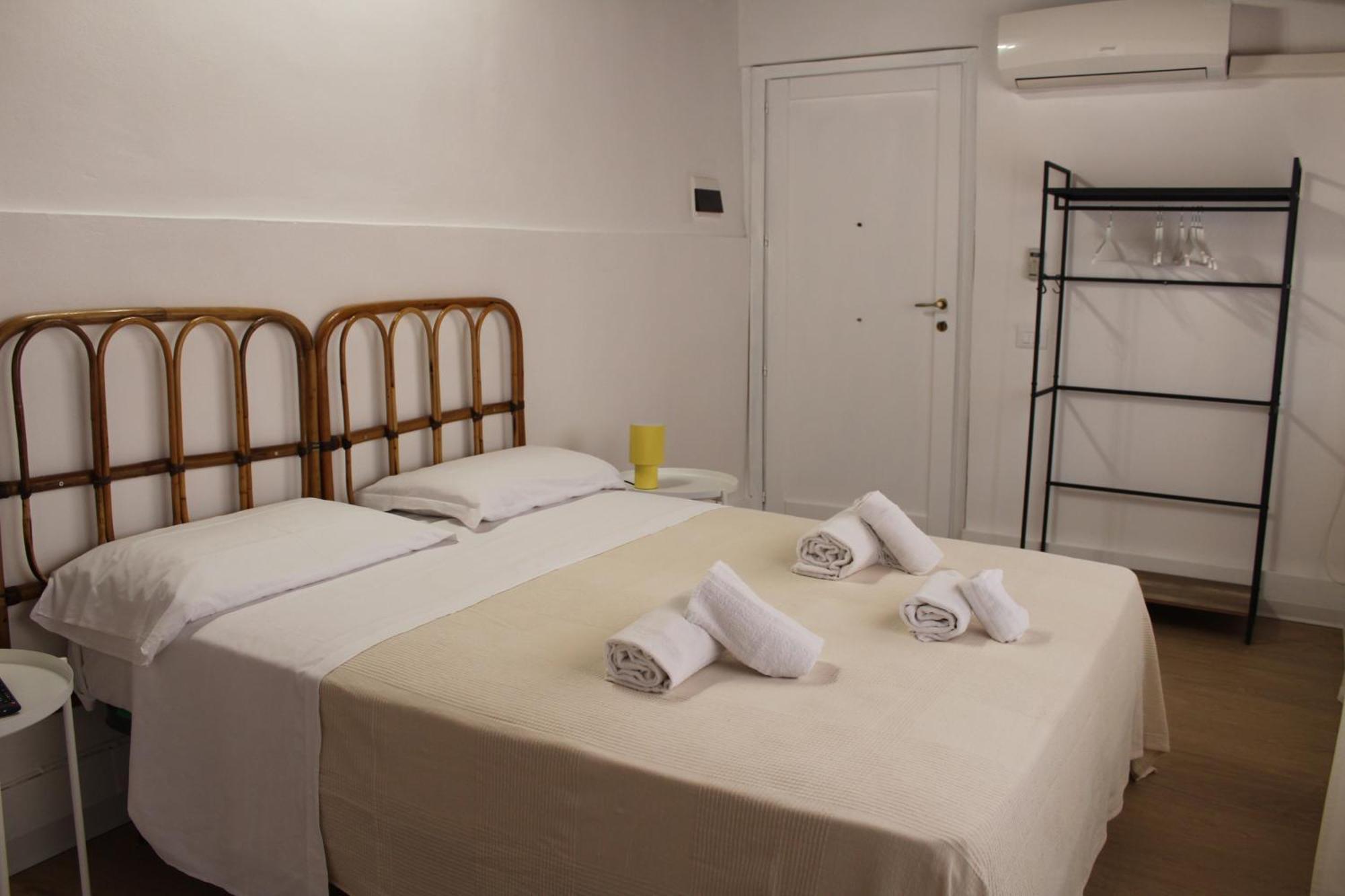 Terrasini 2000 Home Holidays Buitenkant foto