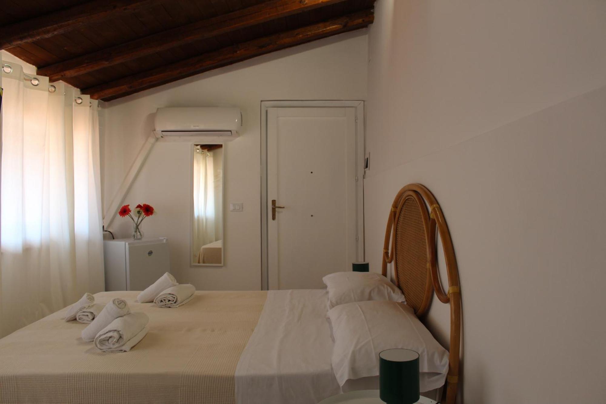 Terrasini 2000 Home Holidays Buitenkant foto