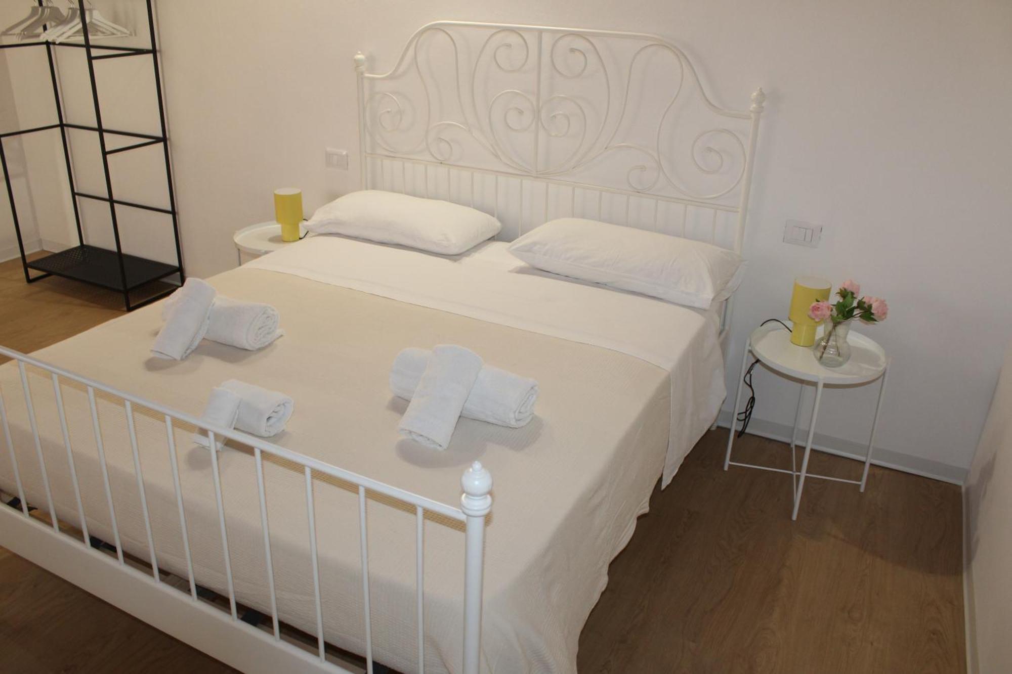 Terrasini 2000 Home Holidays Buitenkant foto